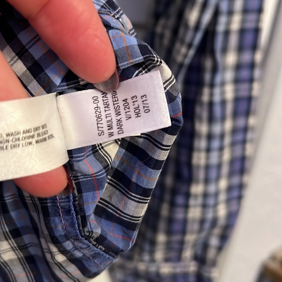 Gap Men’s blue long sleeve plaid button down shirt. Excellent condition. Size M - Picture 5 of 5